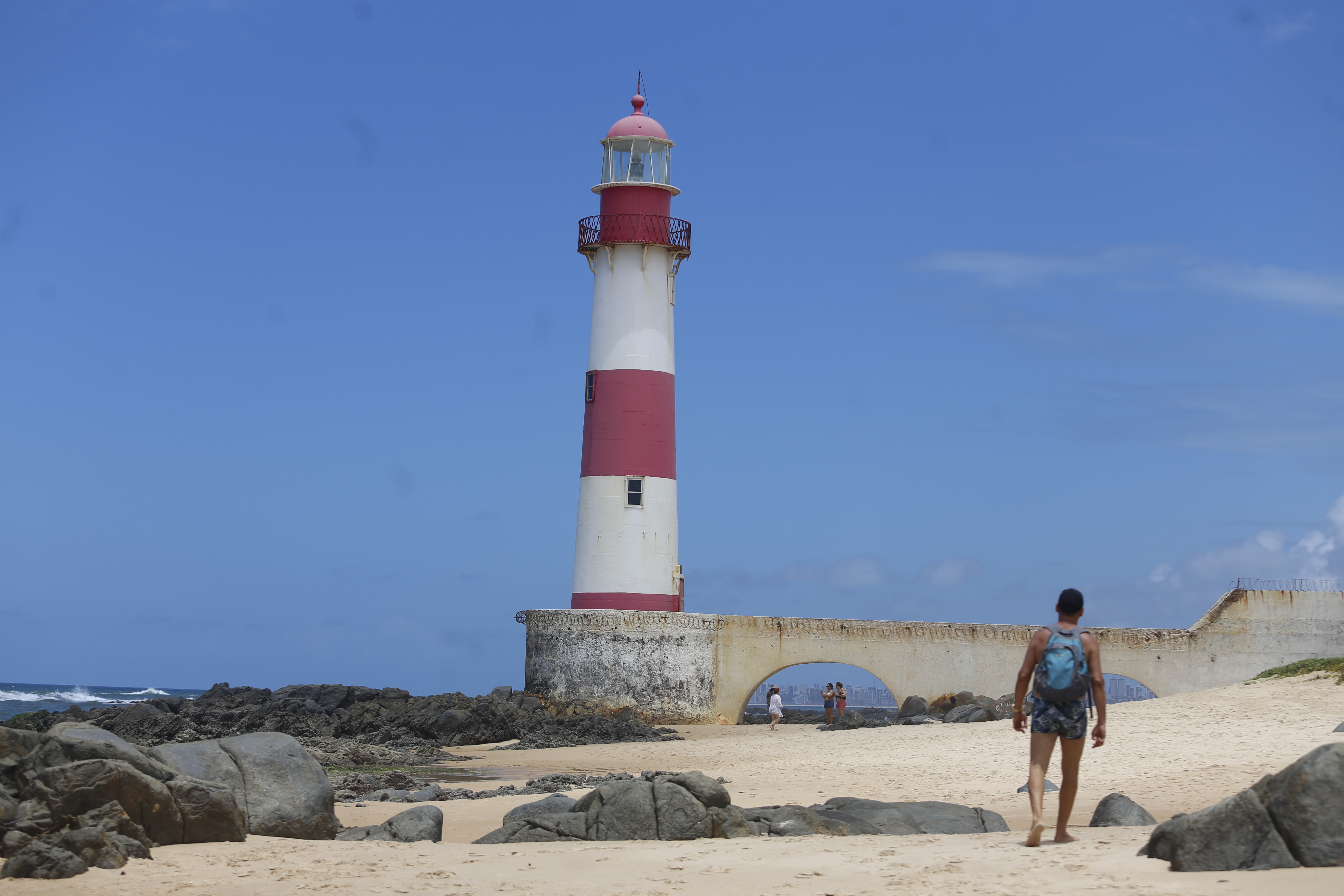 Farol de Itapuã tem 21 metros e foi revitalizado em 2017 por Marina Silva/Arquivo CORREIO