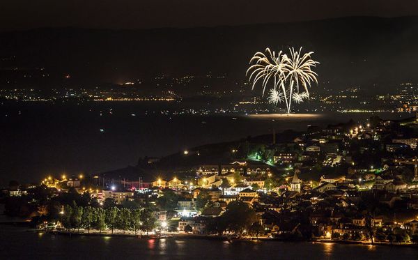 Lago de Genebra no dia nacional da Suíça. por FABRICE COFFRINI/AFP