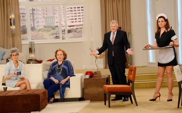 Márcia Cabrita em cena com Aracy Balabanian, Miguel Falabella e Marisa Orth durante gravação do último episódio de 'Sai de Baixo', em 2013 por Foto: Eliana Rodrigues/Divulgação