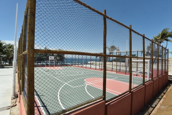 Quadra poliesportiva também foi requalificada