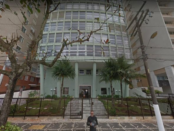 Criança morreu após cair de quinto andar de prédio em Guarujá, SP por Reprodução/Google Maps