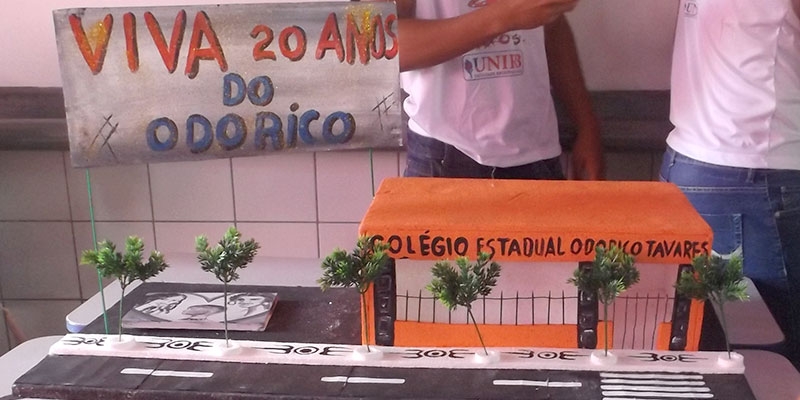 Maquete do colégio feita durante atividade em comemoração aos 20 anos da instituição por Foto: Divulgação/GOVBA