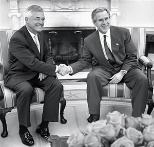 Sérgio ao lado do ex-presidente dos EUA George W. Bush