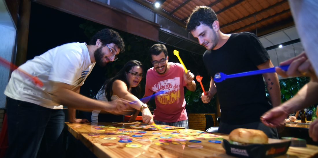 JOGO DE TABULEIRO GIGANTE COM AMIGOS !!