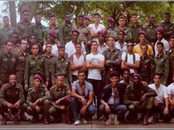 Bolsonaro se orgulha de carreira militar por Divulgação