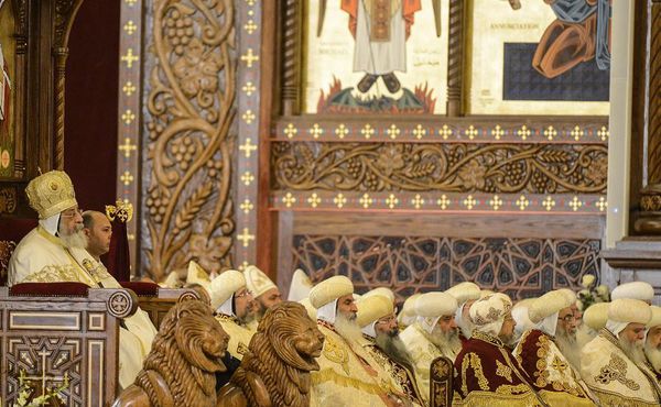 Papa Tawadros II de Alexandria conduz a missa na Catedral da Natividade de Cristo na nova Capital administrativa do Egito. por MOHAMED EL-SHAHED/ AFP