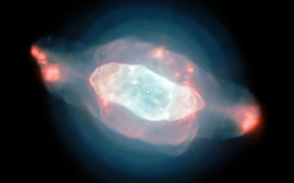 Imagem captada pelo telescópio (VLT) e divulgada pelo Observátório Europeu do Sul mostra a nebulosa de Saturno, ou nebulosa NGC 7009. por European Southern Observatory