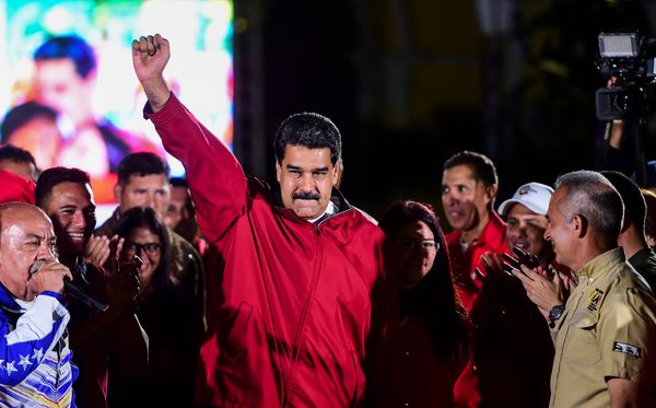 Nicolas Maduro, presidente da Venezuela, celebra resultado das eleições para assembleia nacional constuituinte em Caracas. por Ronaldo Schemidt / AFP
