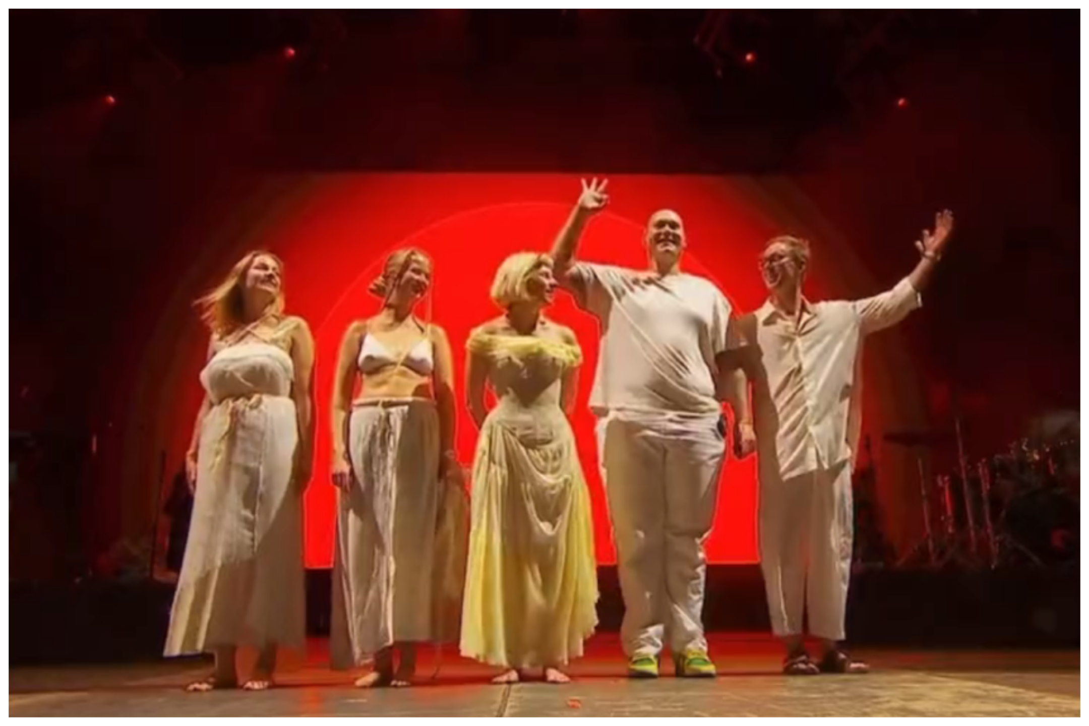 Aurora show Lollapalooza por reprodução