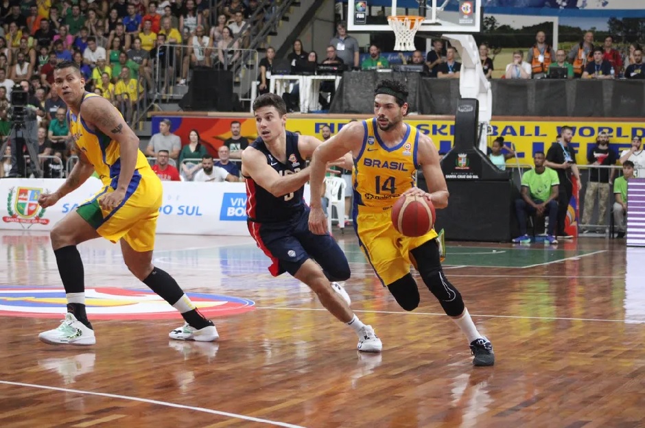 Brasil vence Estados Unidos e garante vaga no Mundial de Basquete - GP1