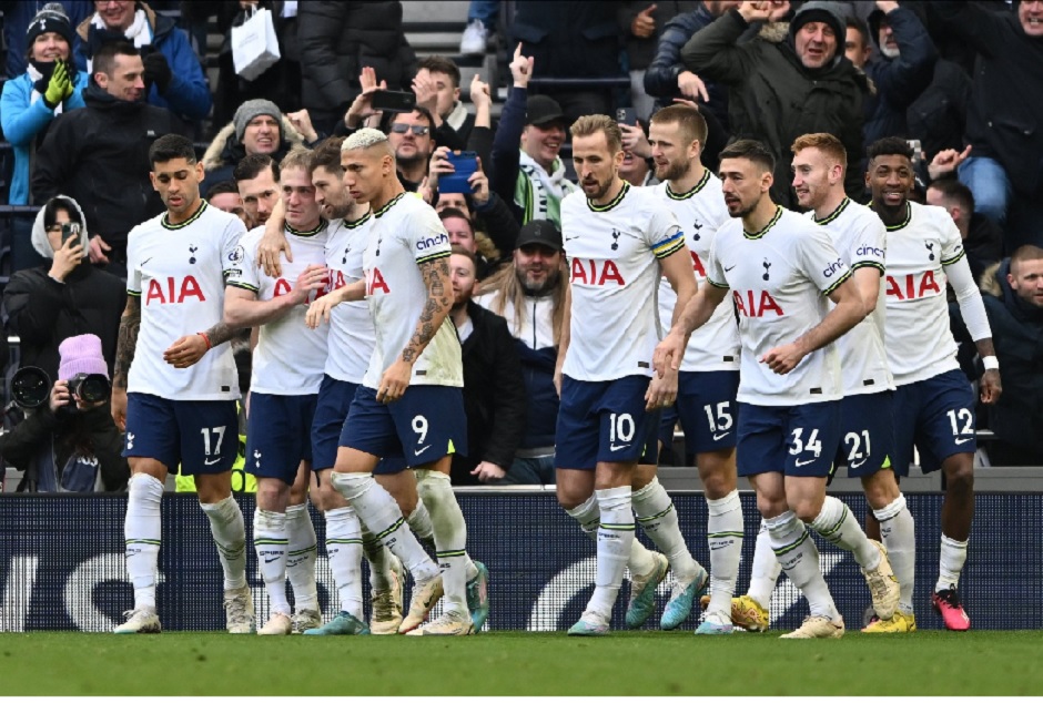 Com gol de Kane, Tottenham busca empate no fim contra o Chelsea