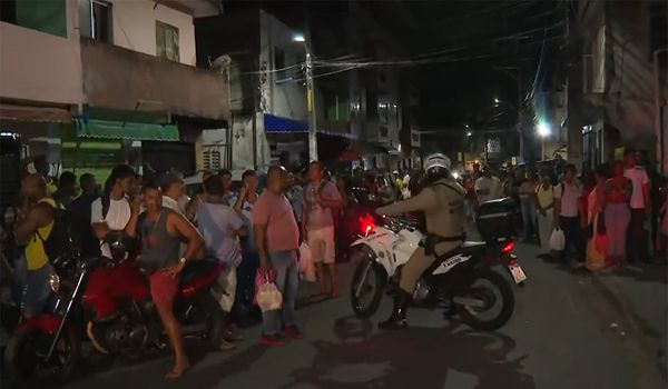 Dupla faz refém em fuga no bairro de Tancredo Neves