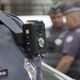 Imagem - Câmeras corporais nas fardas: reduz em 40% da letalidade policial no Rio de Janeiro