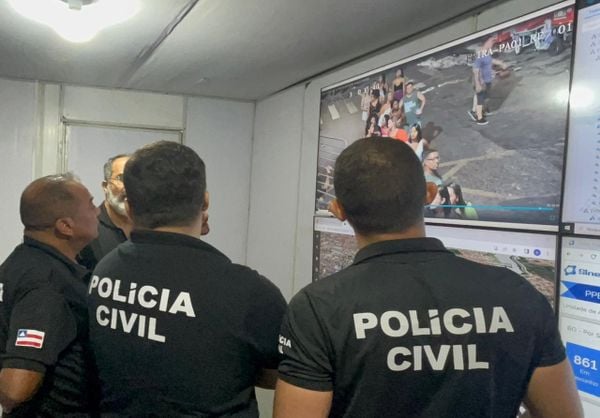 Homem foi identificado por policiais na multidão