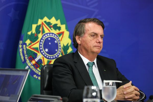 Veja como funcionava o esquema que fraudou cartões de vacina de Bolsonaro, sua filha e ajudantes 