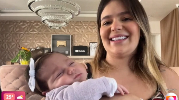Viih Tube aparece com filha, Lua por TV Globo