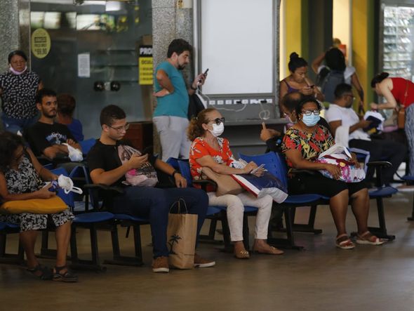 Não uso de máscara deixa pessoas desprotegidas por Arisson Marinho/CORREIO