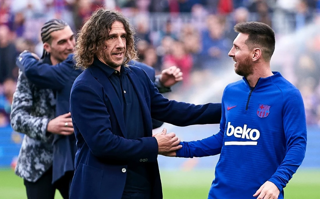 Esse é o jogador mais honesto do mundo! #carlespuyol #Barcelona #Messi