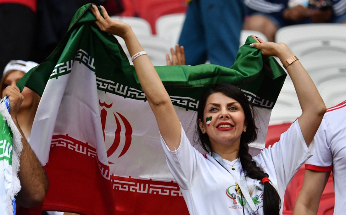 Iranianas são autorizadas a assistir partida de futebol pela 1ª