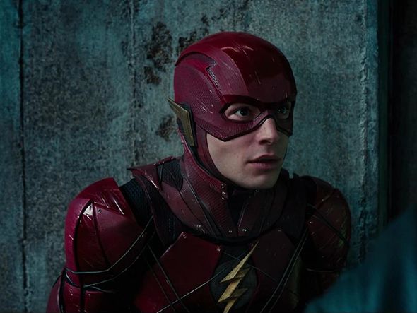 Ezra Miller como The Flash por divulgação
