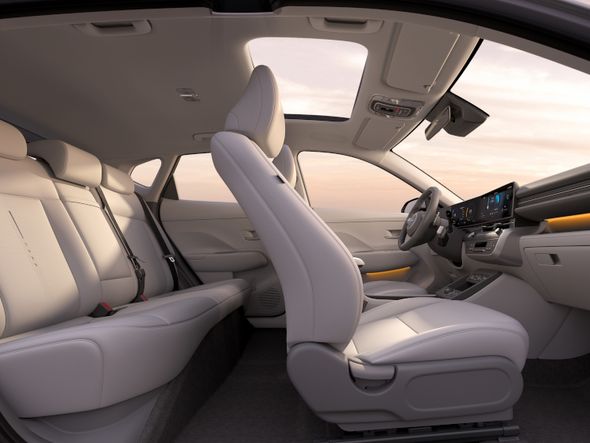 O interior ficou mais sofisticado, inspirado no Ioniq 5