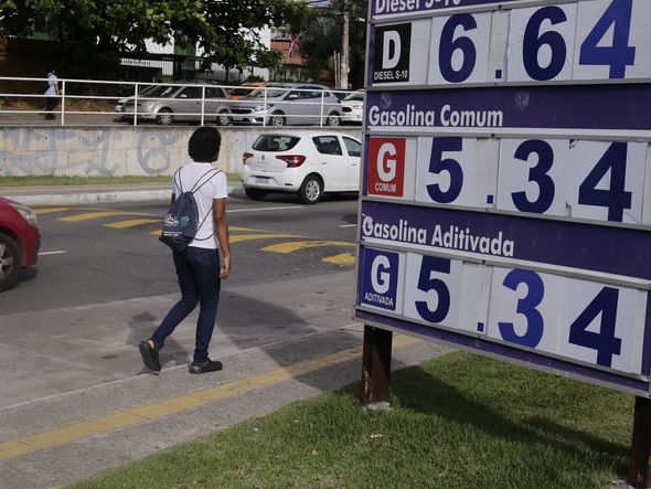 Preço da gasolina já está em R$ 5,34 por Arisson Marinho/CORREIO