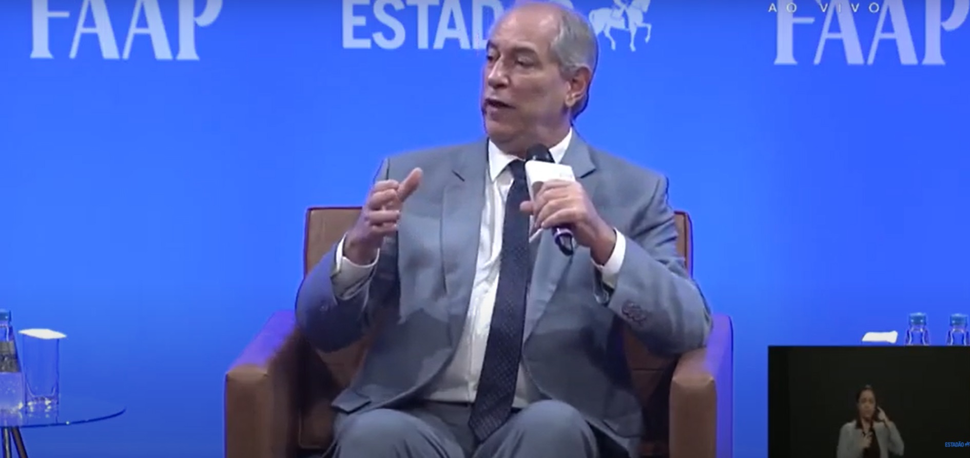 Ciro fala em fascismo de esquerda e critica voto til Voto