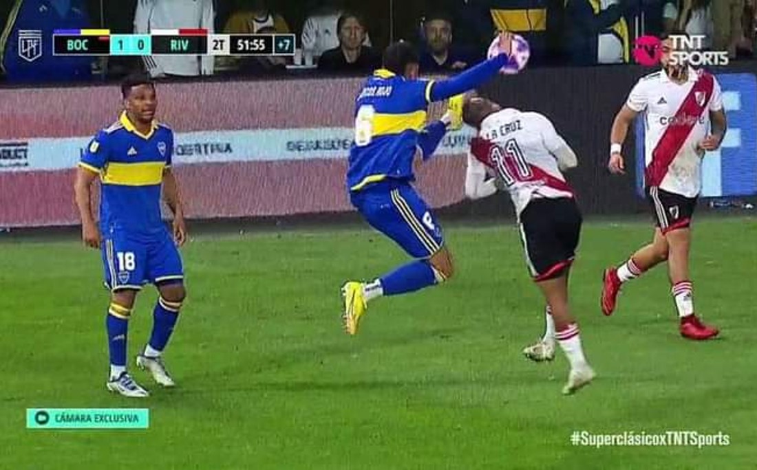 Por fogos de artifício contra o Boca Juniors, River Plate é punido