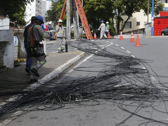 Fios foram danificados e precisaram de troca por Arisson Marinho/CORREIO