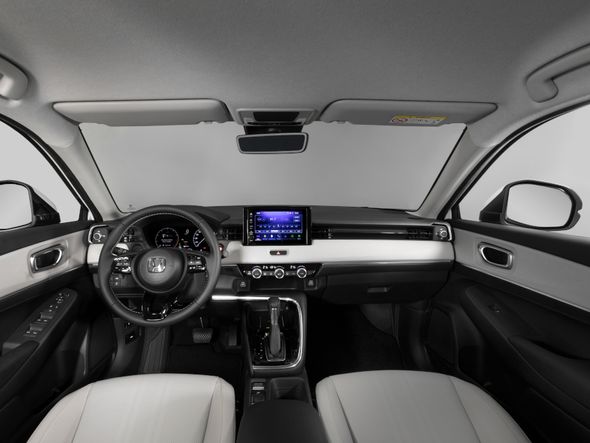 O interior foi bastante atualizado e conta com seis airbags em qualquer versão