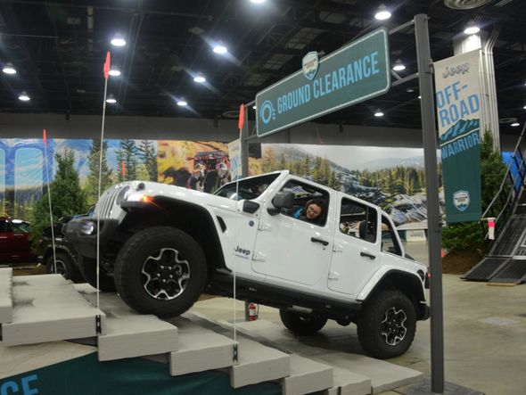 O Wrangler mostra sua capacidade subindo uma escadaria