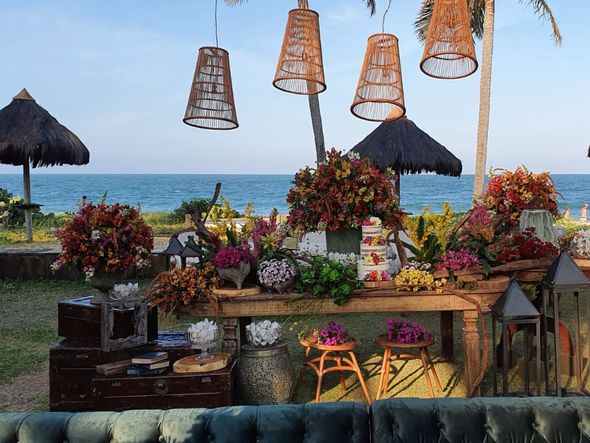 Decoração de casamento na área externa da pousada por Divulgação/Pousada Jambo