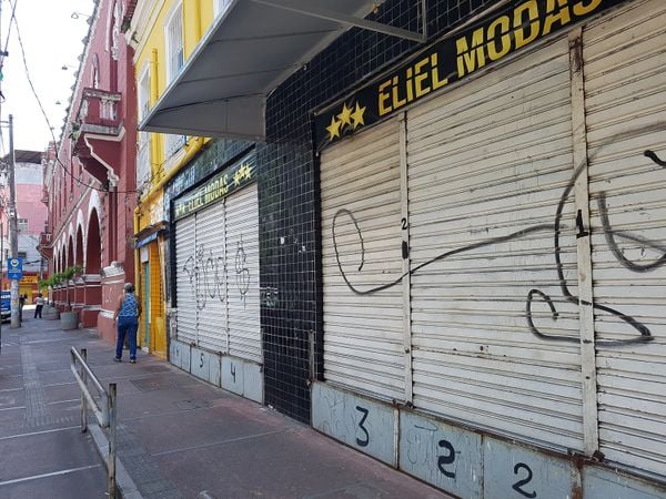 Lojas da Barroquinha fecharam durante protesto no final da manhã por Foto: Wendel de Novais/CORREIO