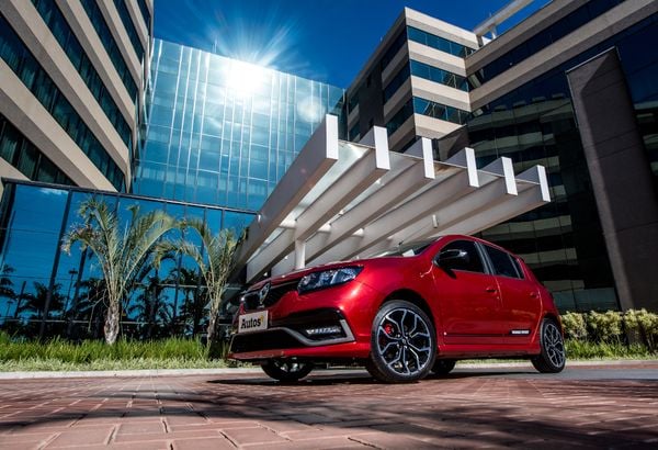 A versão mais potente do Sandero é a R.S., que custa R$ 87.690
