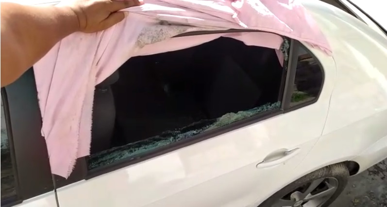 Vidro do carro de Raul foi quebrado por passageiro por Foto: Reprodução