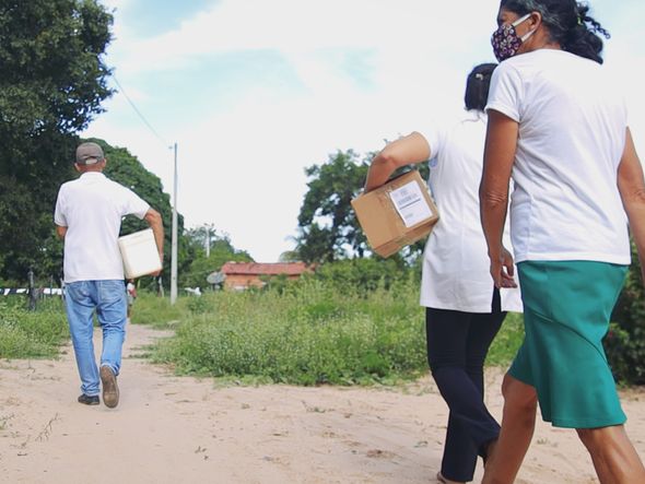 Equipe de vacinação de Correntina leva as doses para os moradores da zona rural por Divulgação/PrefeituradeCorrentina