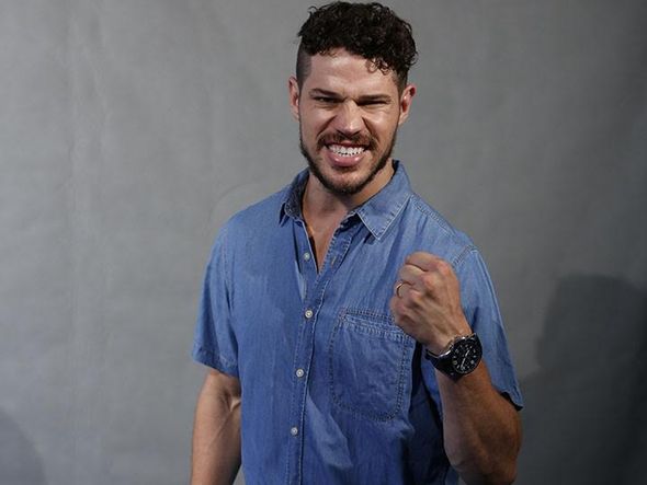  O ator José Loreto descobriu o diabetes tipo 1 ainda na adolescência, aos 15 anos de idade. Em entrevista a programa do Jô, ele disse que consegue  “levar uma vida normal”, inclusive, com doces inclusos.  por Foto: divulgação