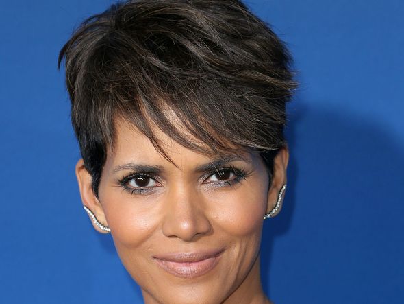 A atriz americana Halle Berry, de 47 anos, sofre de diabetes tipo 1. Em entrevista ao jornal Extra, ela disse que consegue enxergar o diabetes como uma benção   por Foto: divulgação