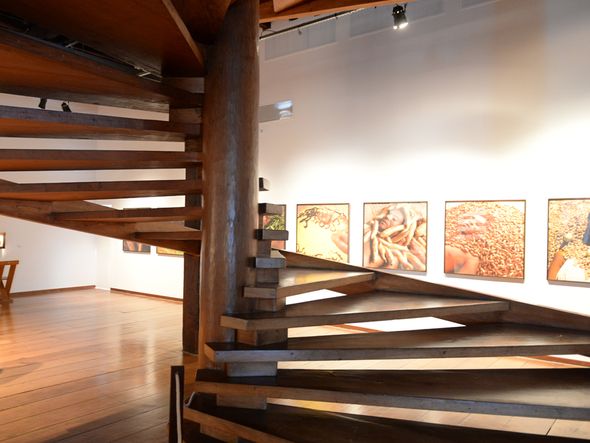 Escadaria de madeira no Museu de Arte Moderna da Bahia por Foto: Betto Jr./CORREIO