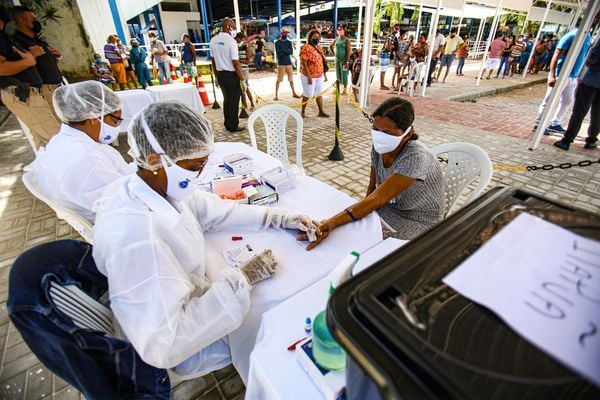 Moradores de Itapua fazem o teste do Covid-19