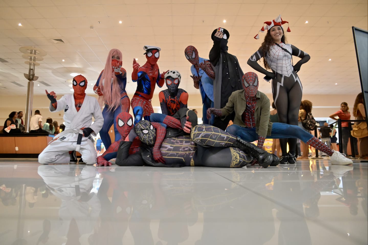 Encontro de cosplay de Homem-Aranha transforma o Gasômetro em