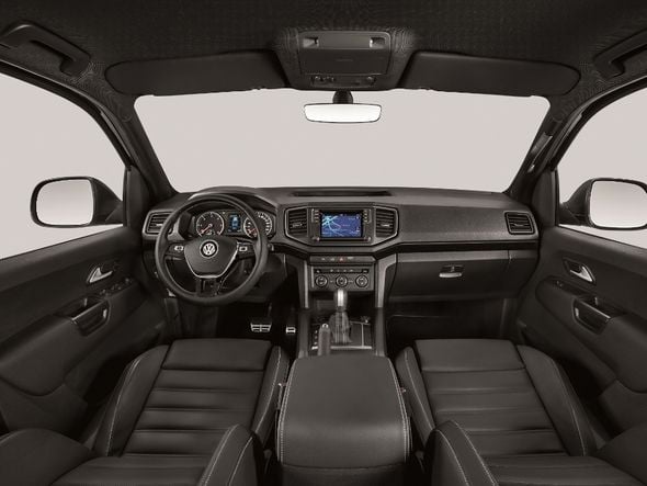 A picape tem direção com assistência elétrica, ar-condicionado de zona dupla e quatro airbags