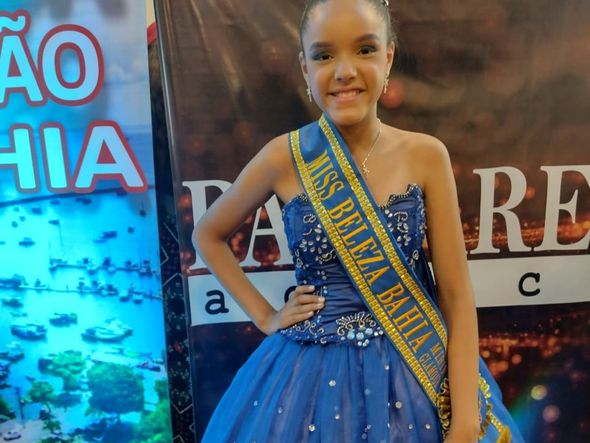 Yasmin com a faixa de Miss Beleza Bahia Mirin Glamuor por Reprodução/Redes Sociais