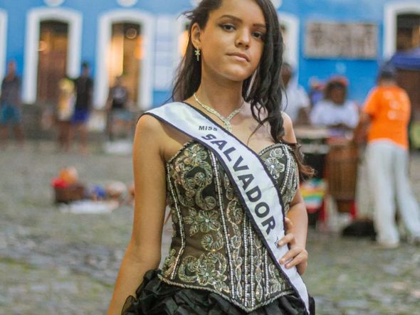 Yasmin com a faixa de Miss Salvador por Reprodução/Redes Sociais
