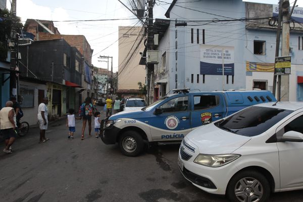Tiroteio assustou moradores por Arisson Marinho/CORREIO
