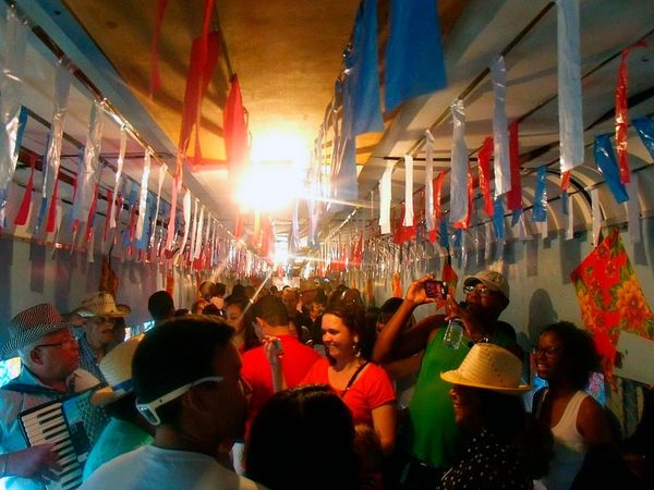 Trem Mochilão anima foliões em São João de Iaçu