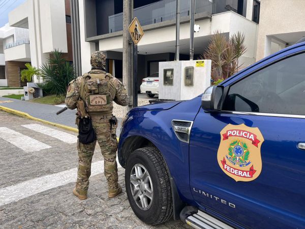 Mandados estão sendo cumpridos nesta terça