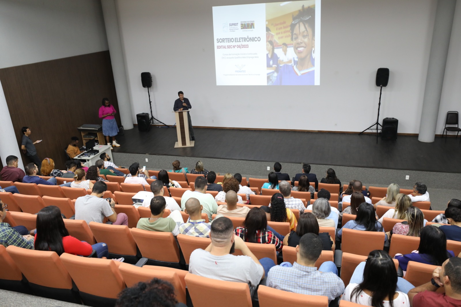 Jornal Correio | Começam hoje inscrições para 940 vagas em cursos do  Pronatec