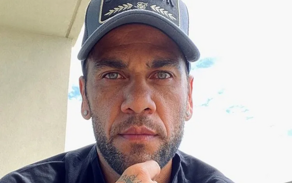 Daniel Alves se pronuncia sobre acusação de estupro