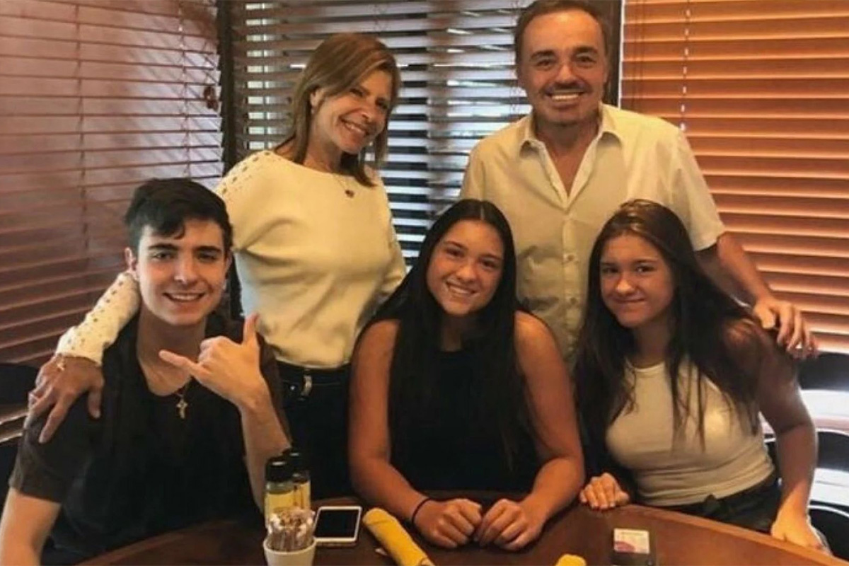 Rose Miriam Di Matteo, Gugu Liberato e os filhos: João Augusto, Marina e Sofia por Reprodução